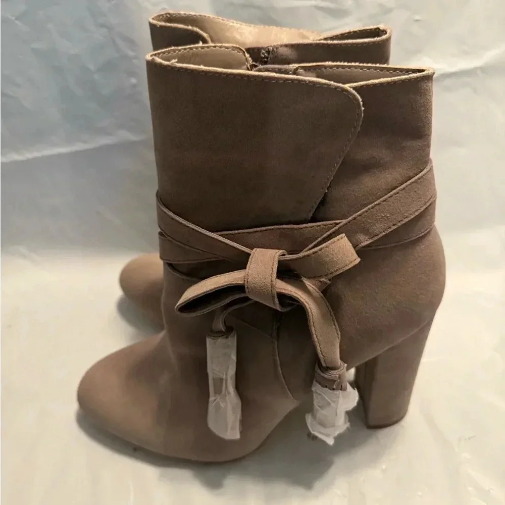 Just Fab Landry Bootie Never worn size 9